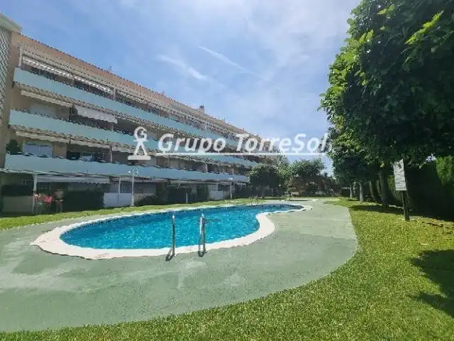 Vista exterior de Piso en venta en La Pobla de Montornès   con Aire acondicionado, Calefacción y Terraza