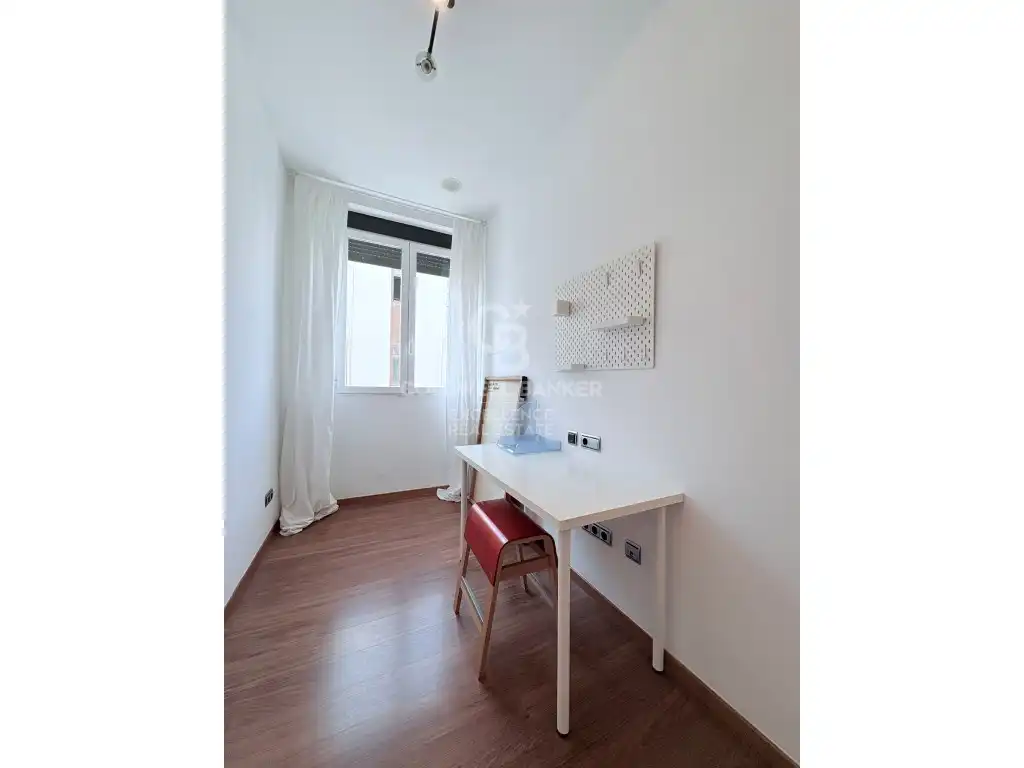 Habitación de Piso de alquiler en Valencia con Aire acondicionado, Amueblado y Horno