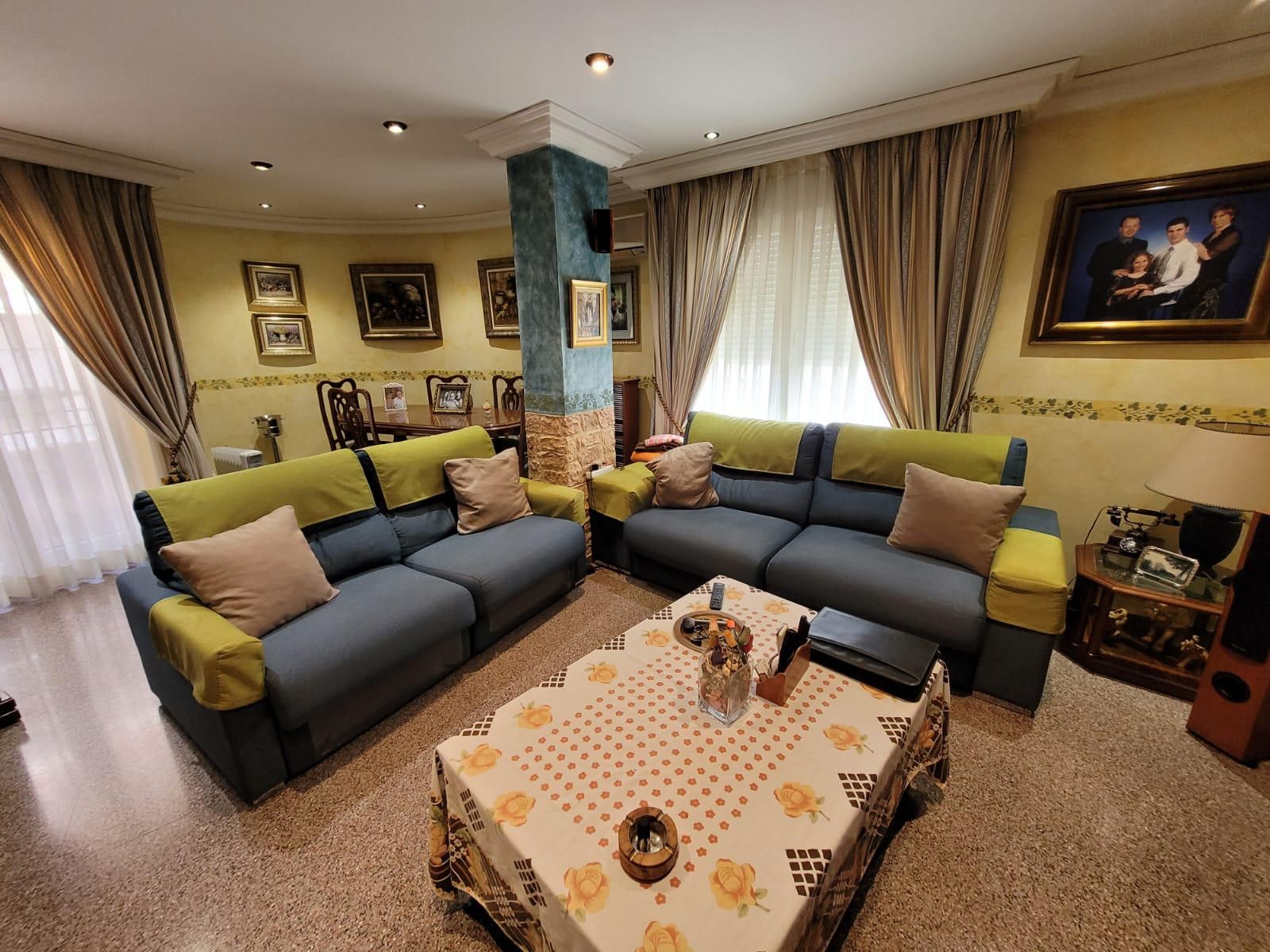 Living room of Single-family semi-detached for sale in Elda  with Air Conditioner, Terrace and Balcony