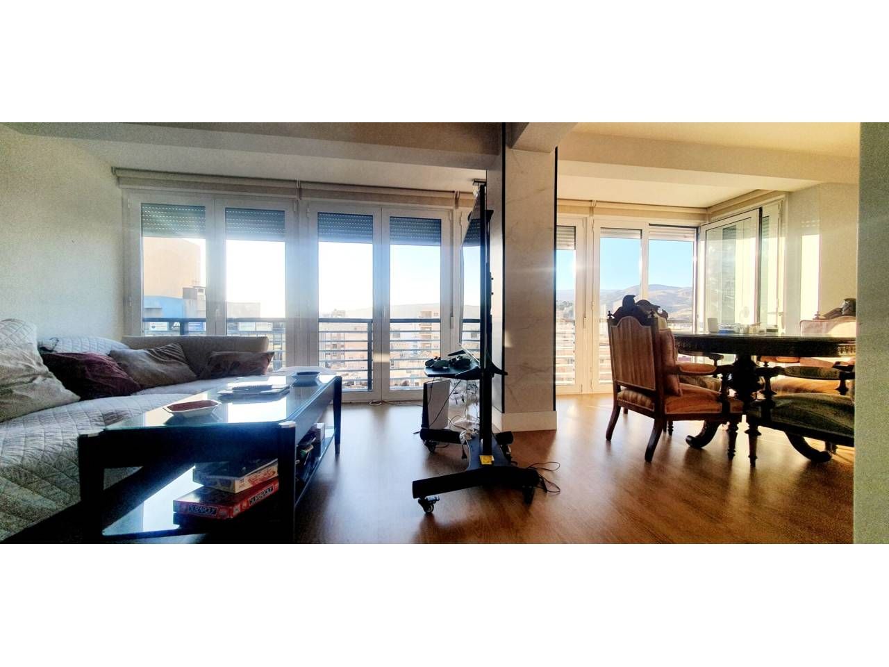 Sala de estar de Piso en venta en  Almería Capital con Aire acondicionado, Trastero y Amueblado