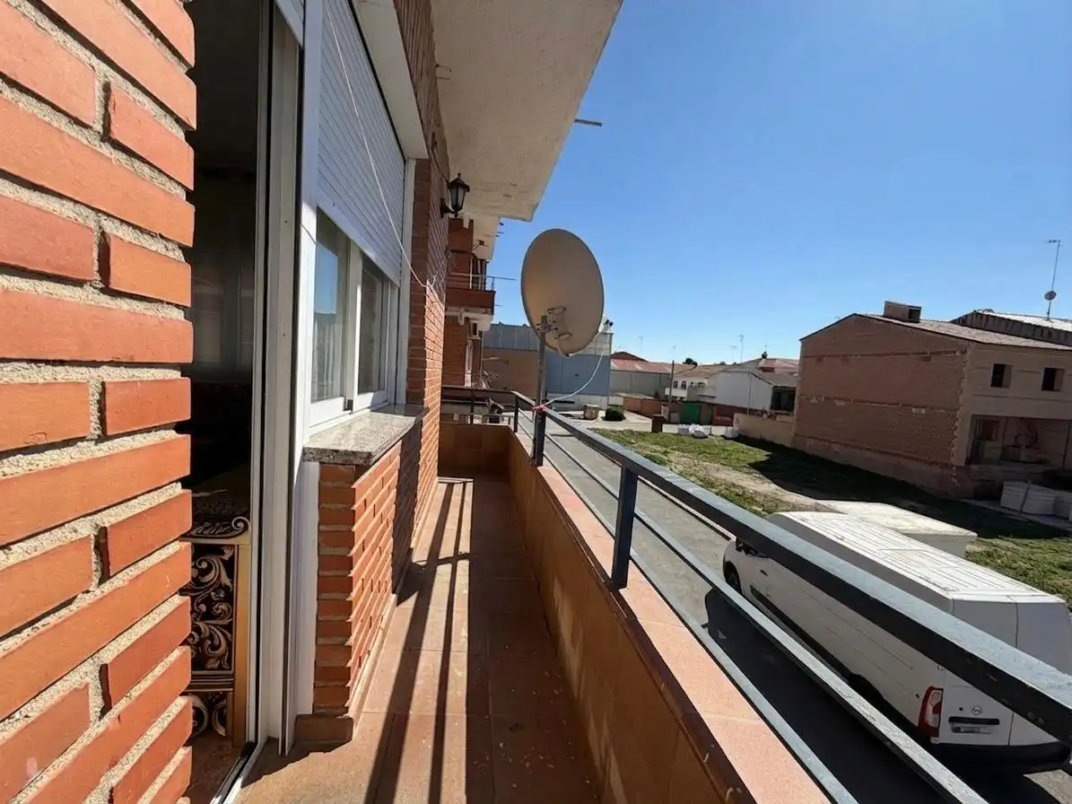 Vista exterior de Piso en venta en Cobeja con Aire acondicionado, Calefacción y Terraza