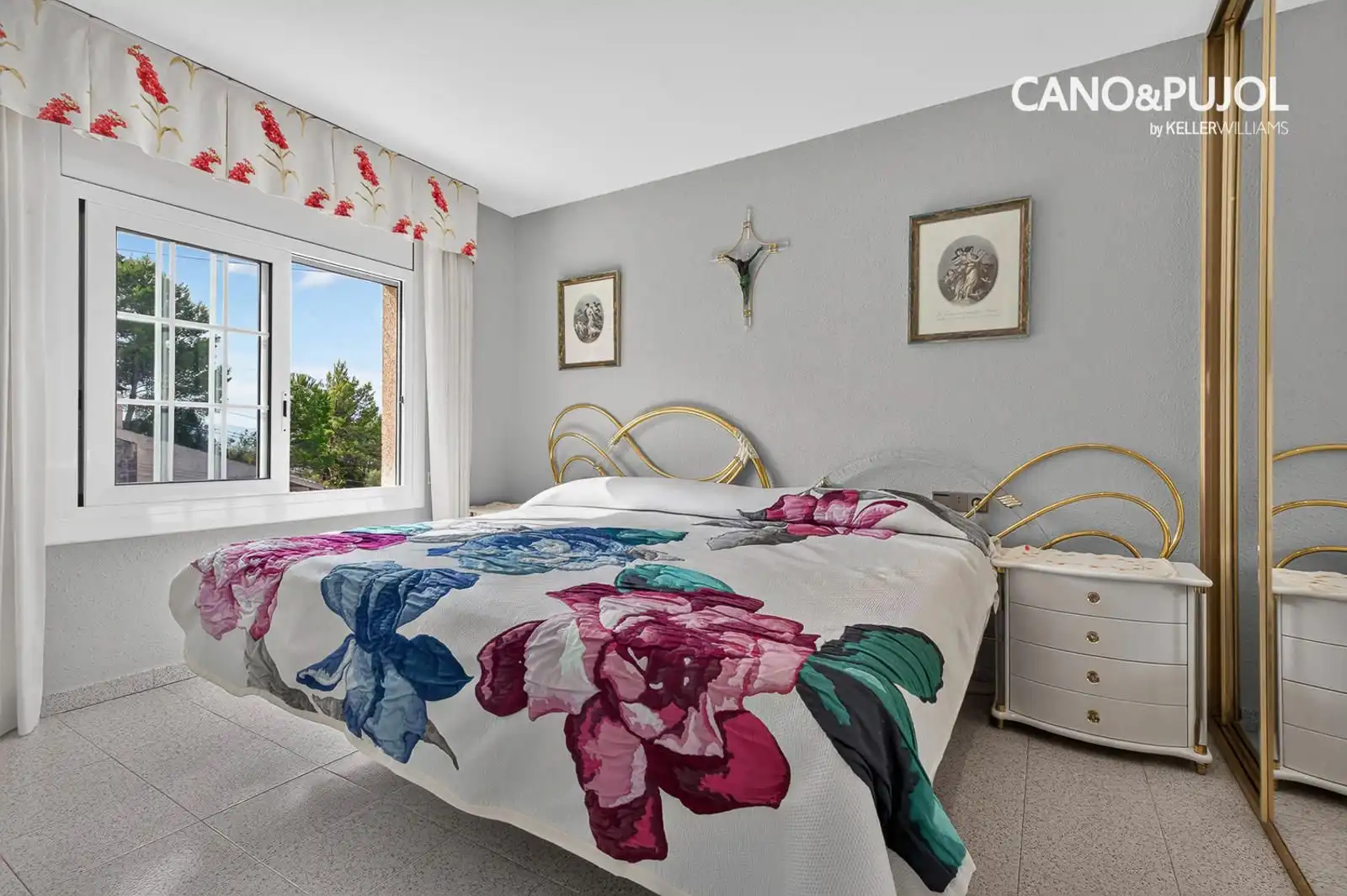 Bedroom of Houses for sale in Ca n'Oriol