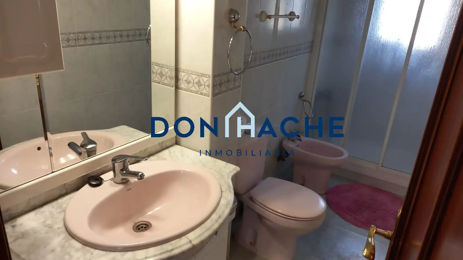 Baño de Piso de alquiler en Mérida con Aire acondicionado y Amueblado