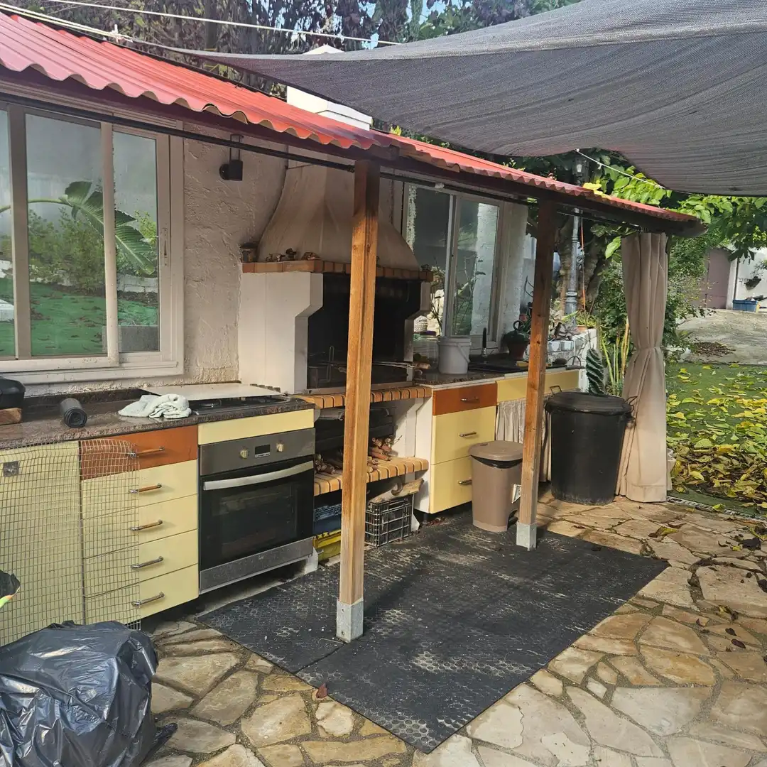 Cuina de Casa o xalet en venda en Vallirana amb Aire condicionat, Calefacció i Jardí privat