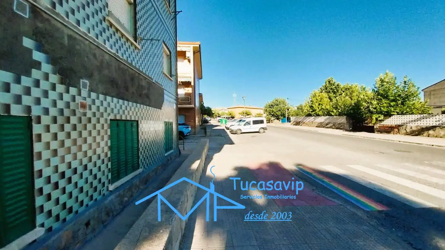 Vista exterior de Planta baja en venta en La Adrada 
