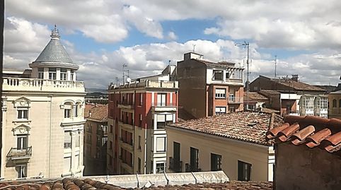 DUPLEX EN PLENO CASCO HISTORICO. Este espacio está diseñado para inspirar y ofrece una versatilidad que pocas propiedades pueden i