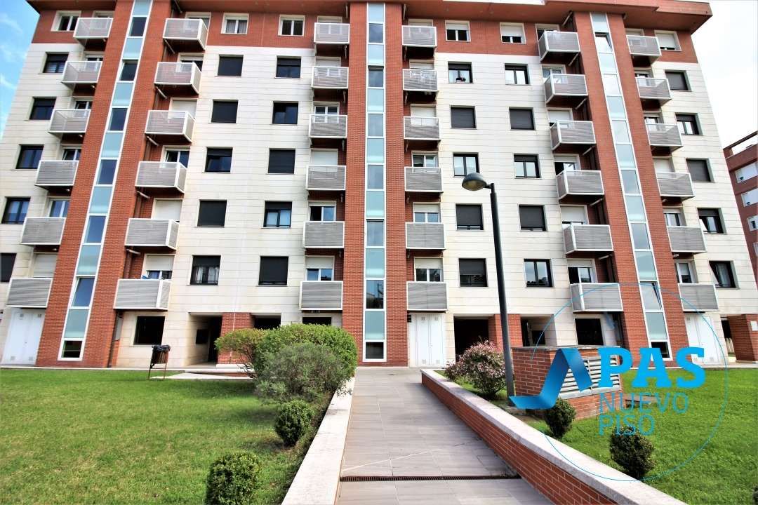 Vista exterior de Pis en venda en Santander amb Calefacció, Jardí privat i Terrassa