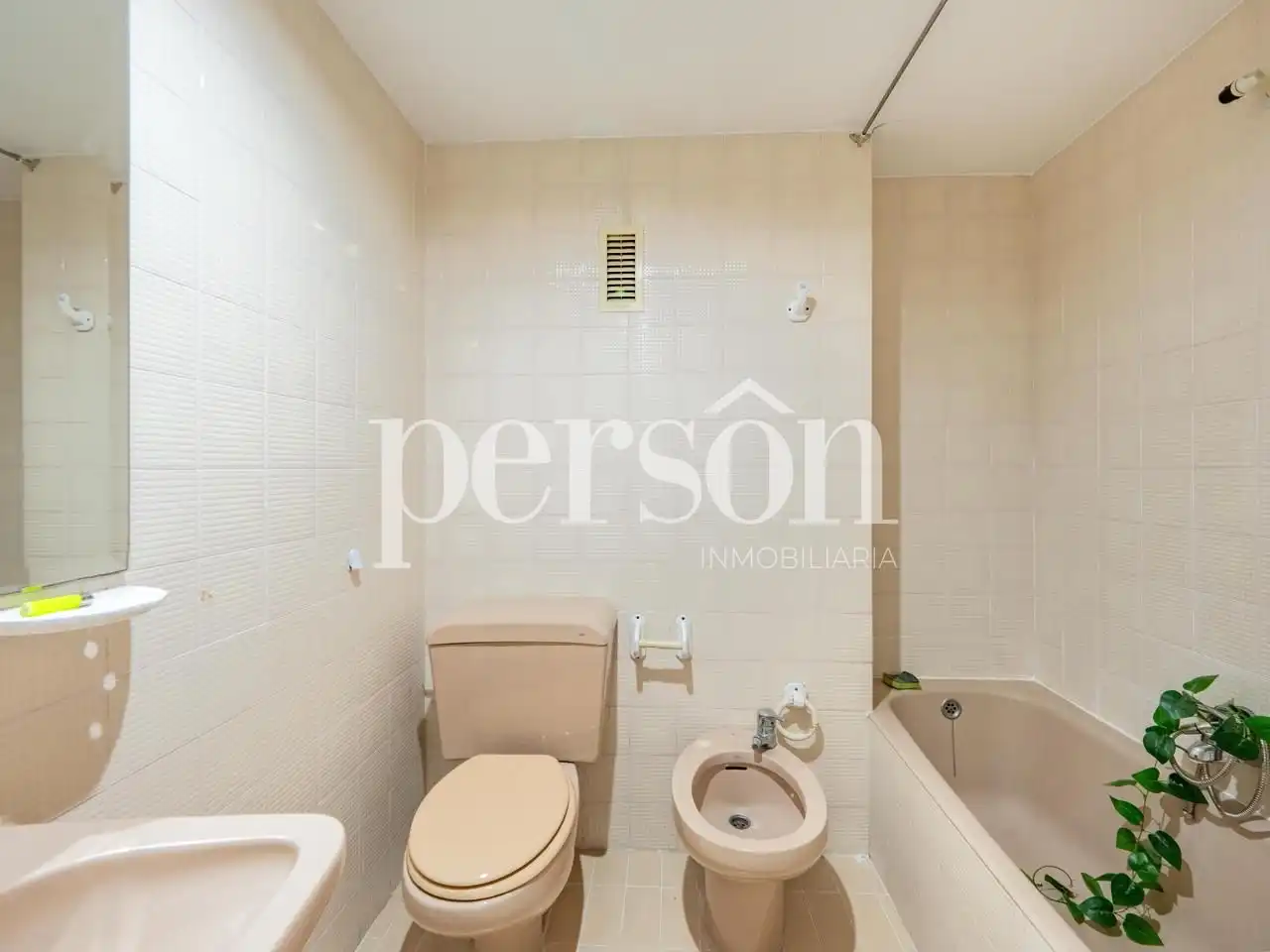 Baño de Piso de alquiler en Valencia con Aire acondicionado y Terraza