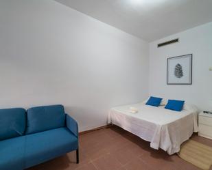 Bedroom of Flat to share in  Sevilla Capital  with Washing machine