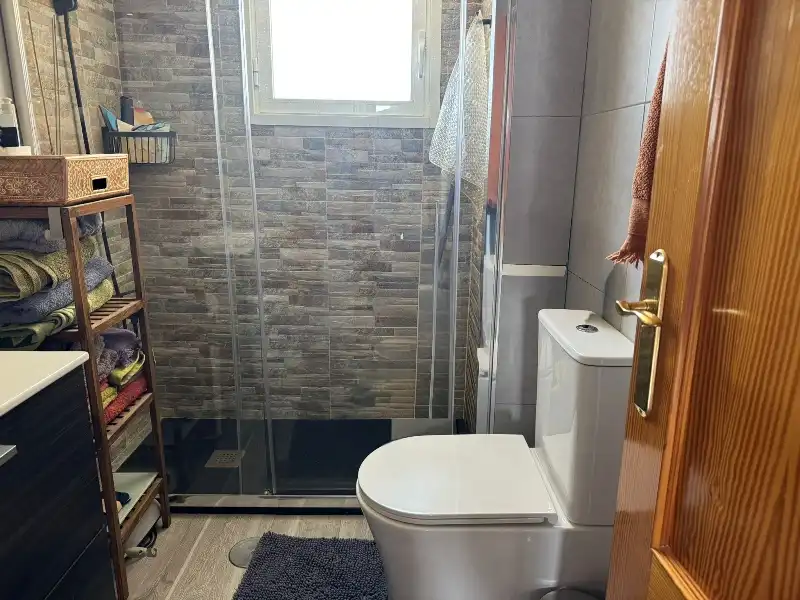 Badezimmer von Wohnungen zum Verkauf in El Campello mit Klimaanlage, Heizung und Parkett