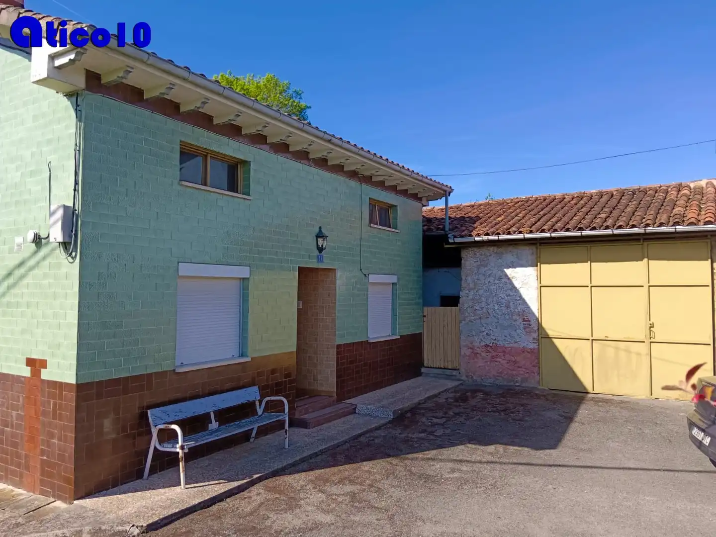 Vista exterior de Casa o xalet en venda en Candamo amb Calefacció, Traster i Moblat