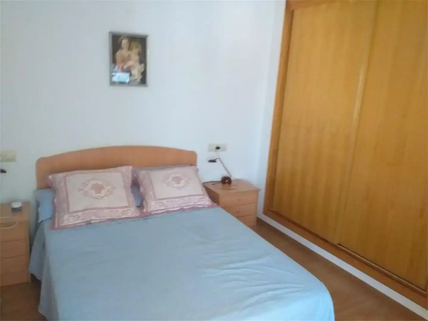 Habitación de Casa adosada en venta en Villavaliente con Parquet, Trastero y Amueblado