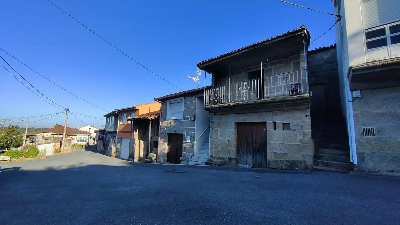 Casa rústica con terraza en venta en Nogueira de Ramuín, imagen 2