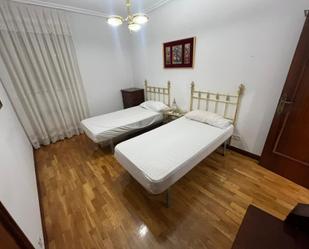 Bedroom of Apartment to share in  Logroño