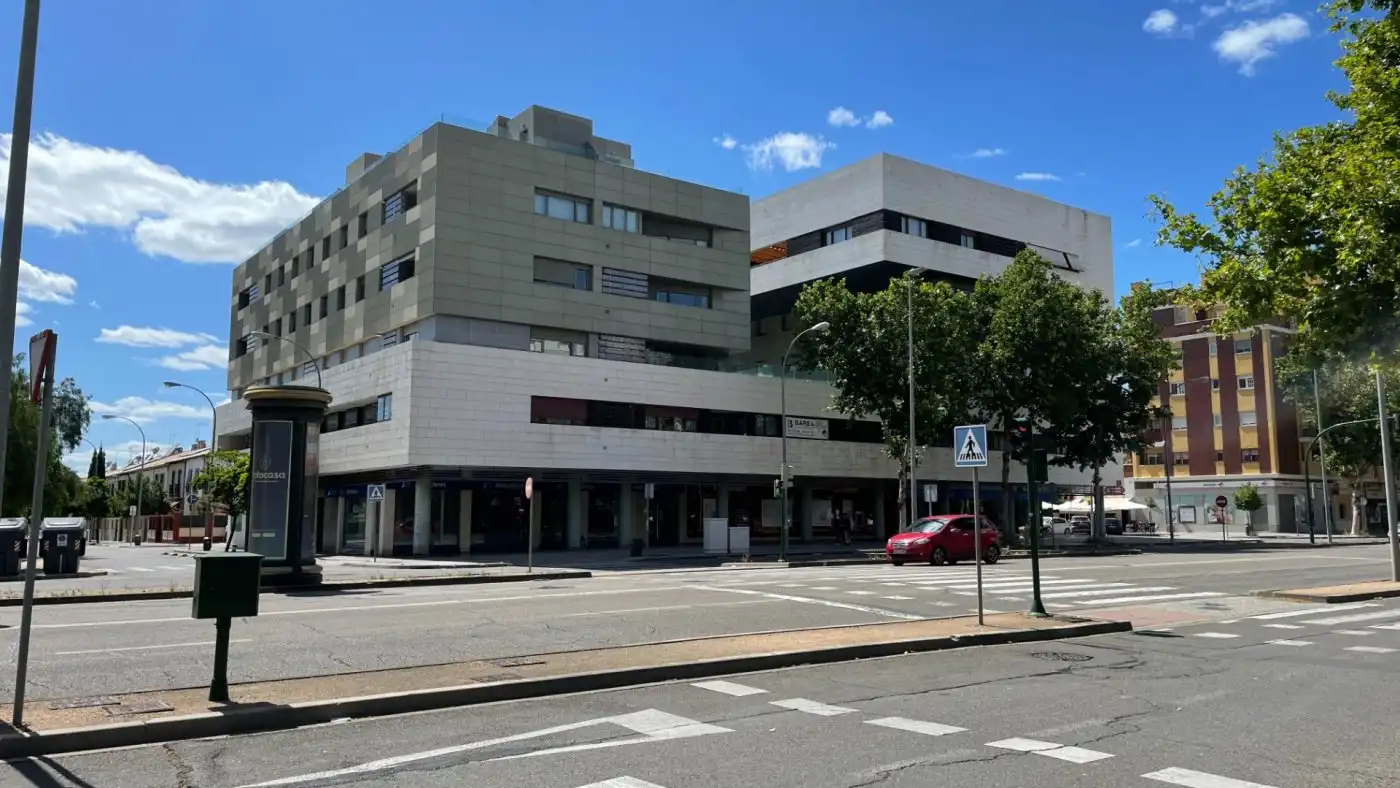 Vista exterior de Garatge en venda en Córdoba