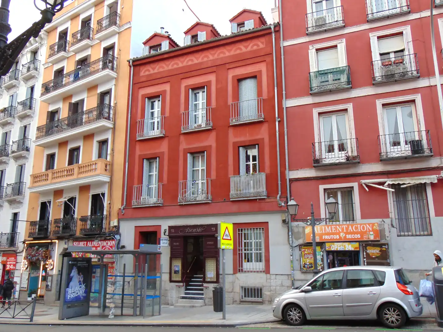 Vista exterior de Apartament en venda en Madrid amb Aire condicionat, Moblat i Balcó