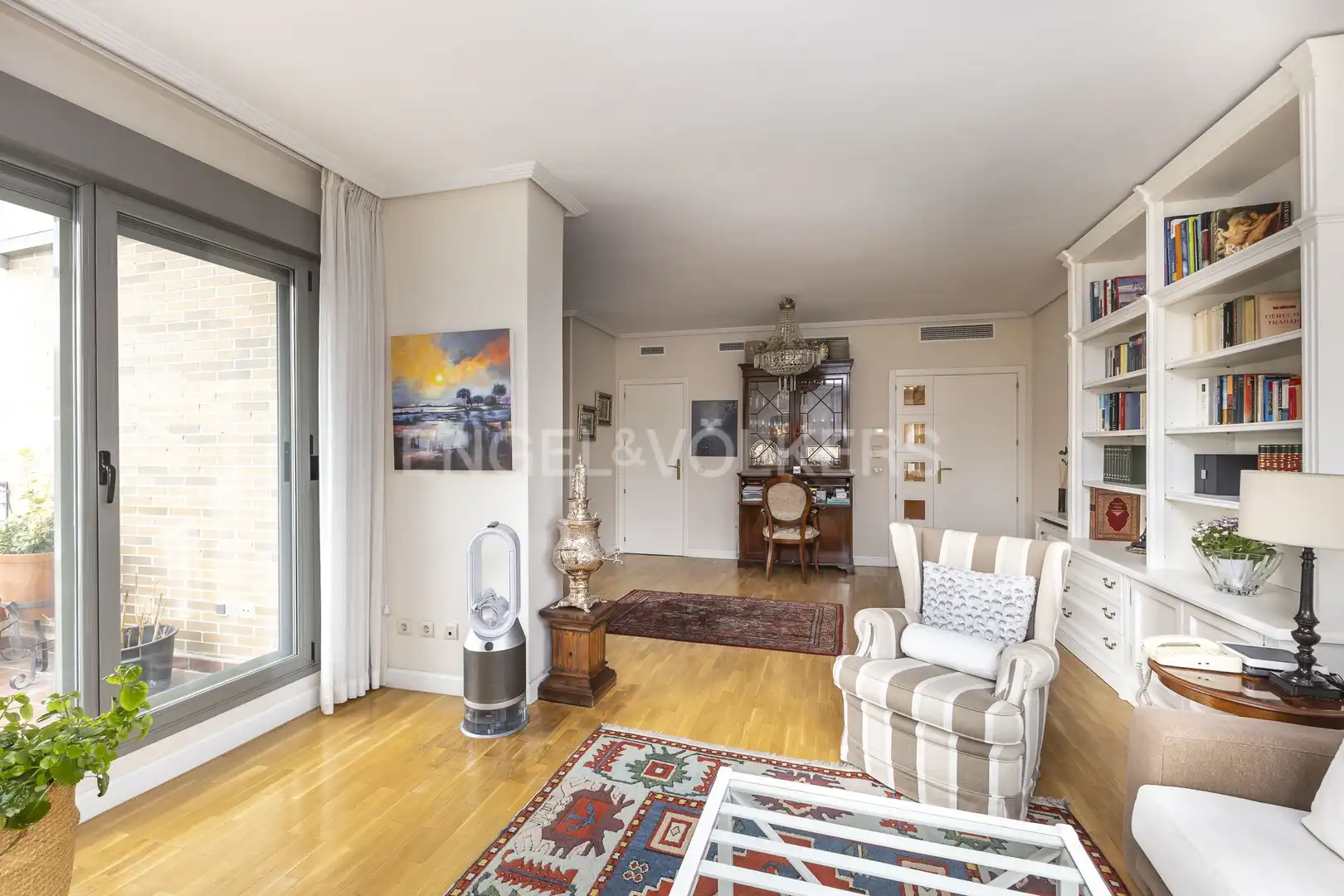 Wohnzimmer von Maisonette zur Miete in La Moraleja mit Klimaanlage, Heizung und Privatgarten