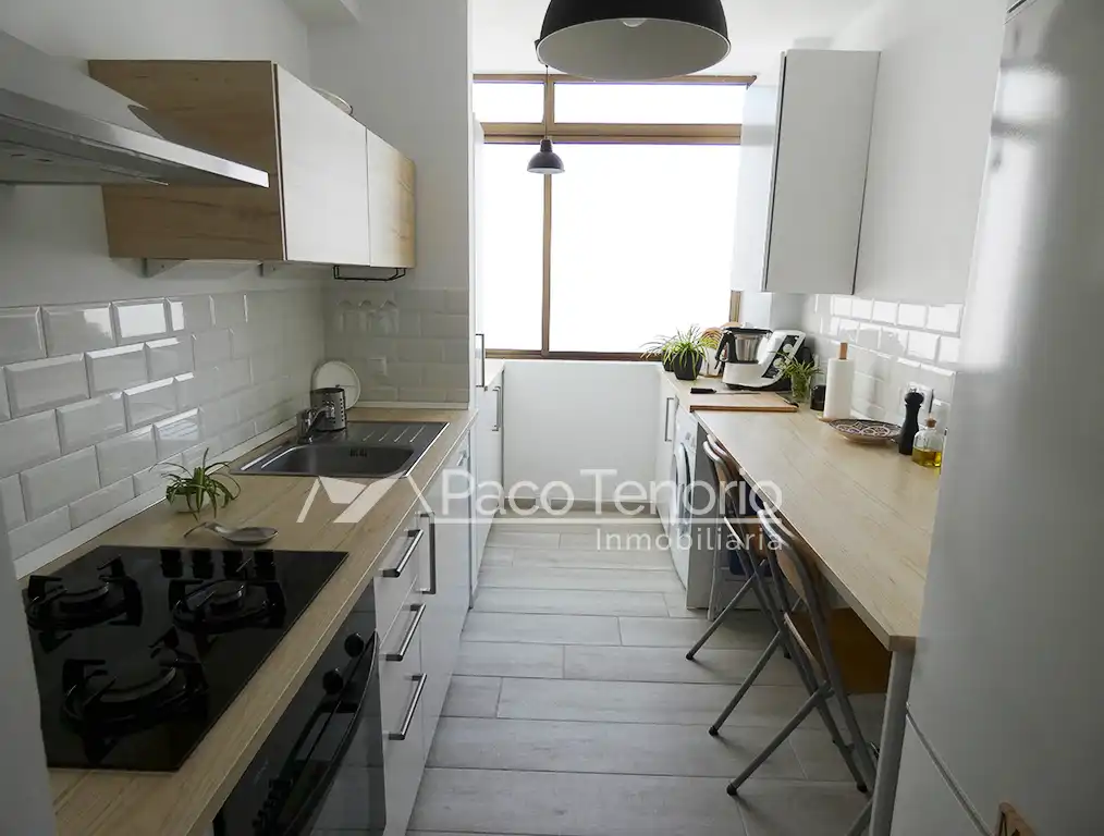 Cuina de Apartament de lloguer en La Antilla amb Terrassa, Moblat i Forn