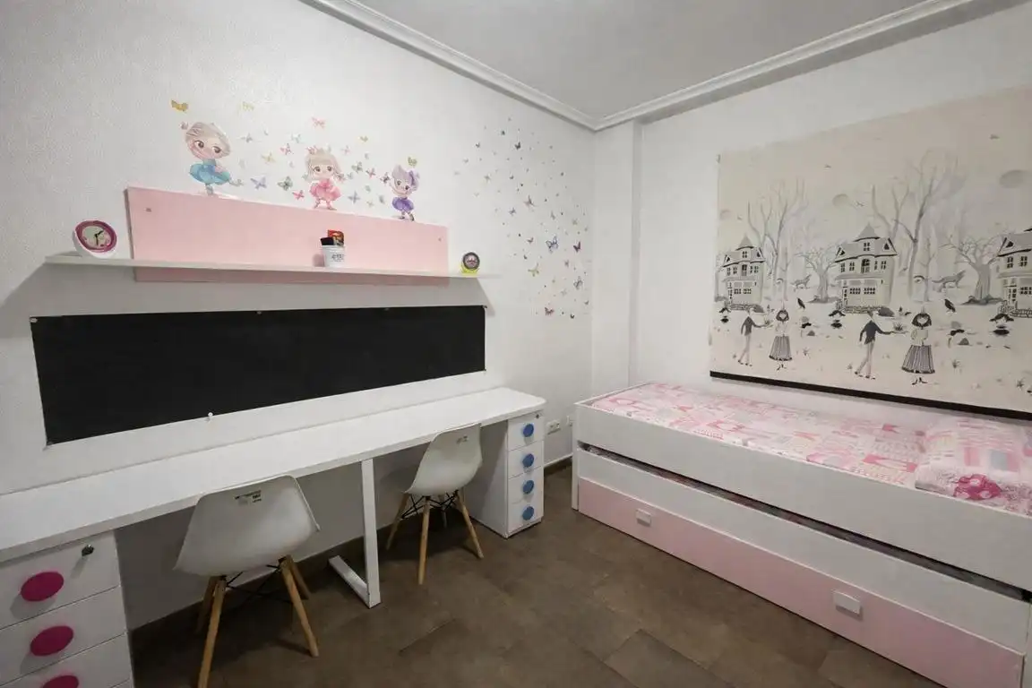 Dormitori de Apartament en venda en Catral amb Terrassa, Moblat i Balcó