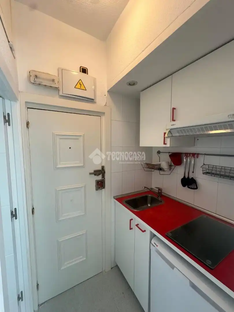 Cocina de Estudio de alquiler en Madrid con Aire acondicionado