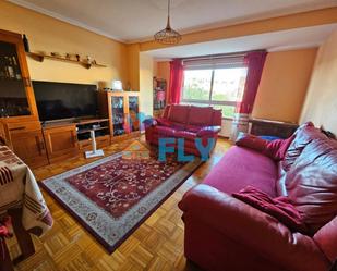 Living room of Flat for sale in Ourense Capital   with Heating, Parquet flooring and Storage room