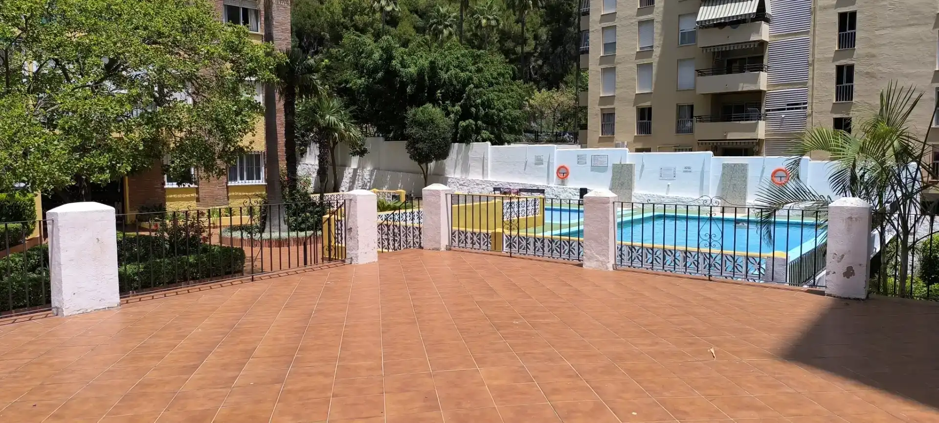 Schwimmbecken von Wohnungen zum Verkauf in Marbella