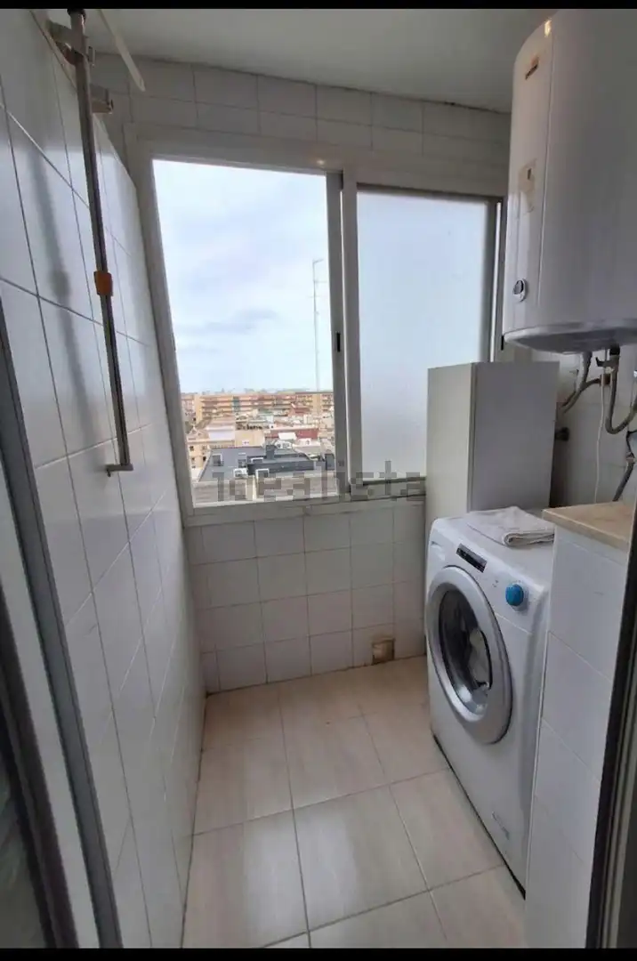 Dormitori de Apartament en venda en Aldaia amb Balcó