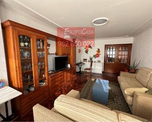 Living room of Flat for sale in Lugo Capital  with Parquet flooring, Storage room and Furnished