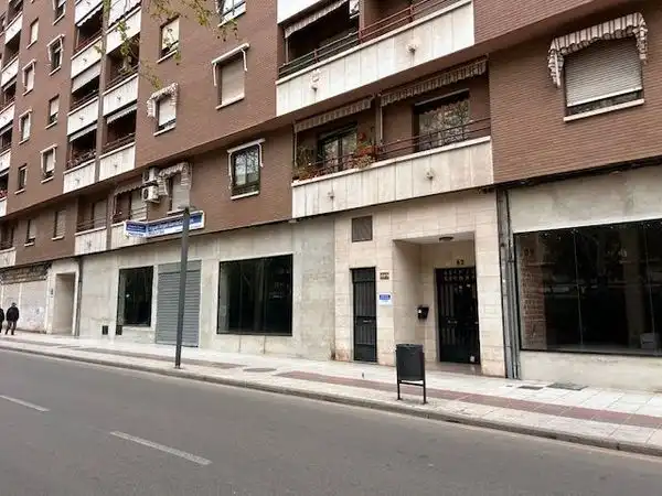 Gewerbefläche zur Miete in Paseo de San Gregorio 82, imagen 2