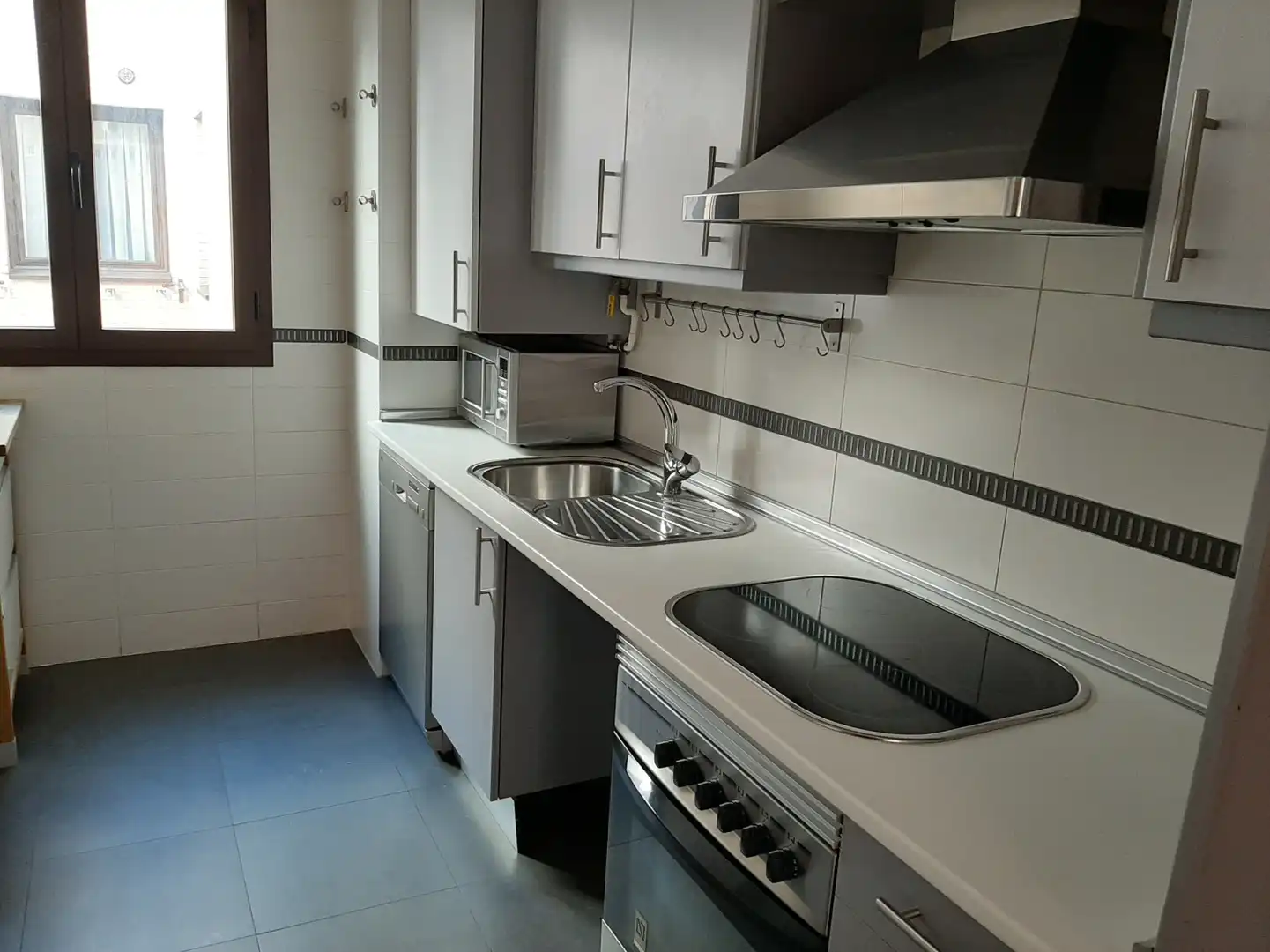 Cocina de Piso de alquiler en Alcalá de Henares con Aire acondicionado, Calefacción y Jardín privado