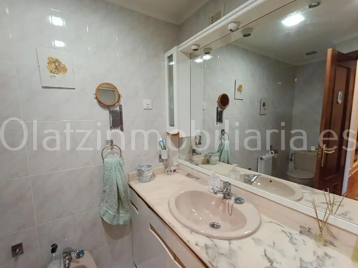 Baño de Piso en venta en Balmaseda con Calefacción, Amueblado y Balcón