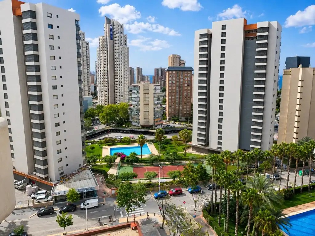 Pis amb piscina en venda a Calle Juan Llorca