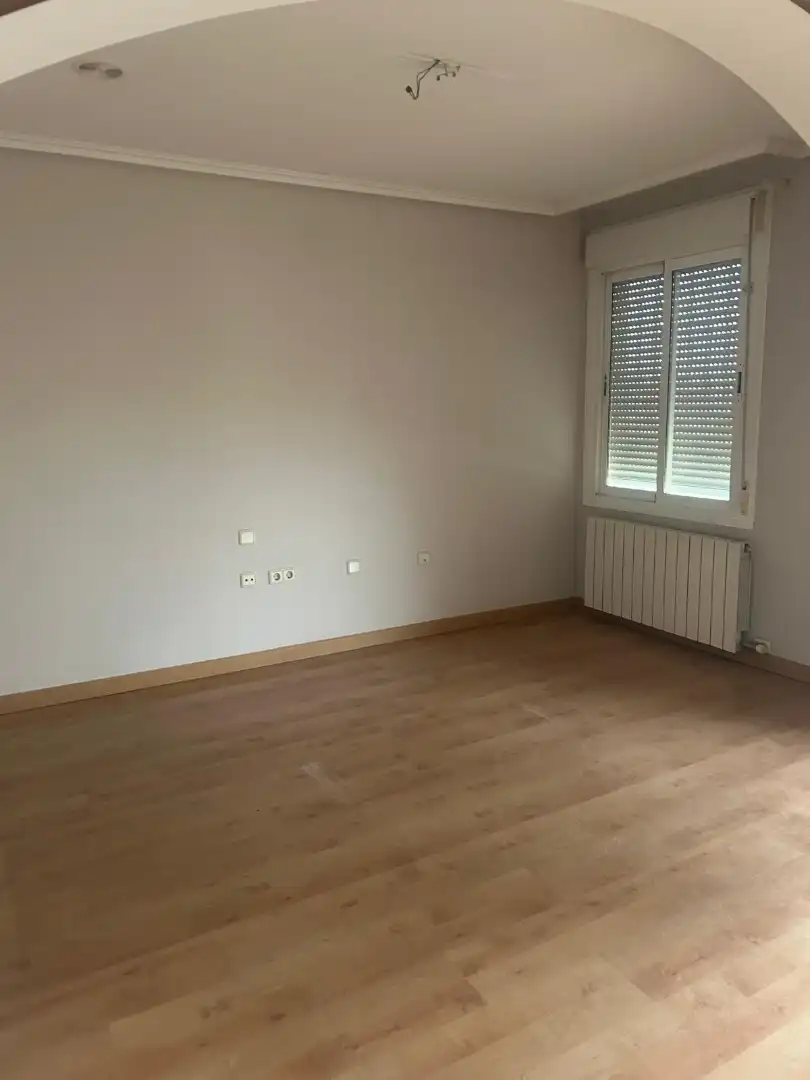 Habitación de Piso en venta en Jaén con Aire acondicionado, Trastero y Balcón
