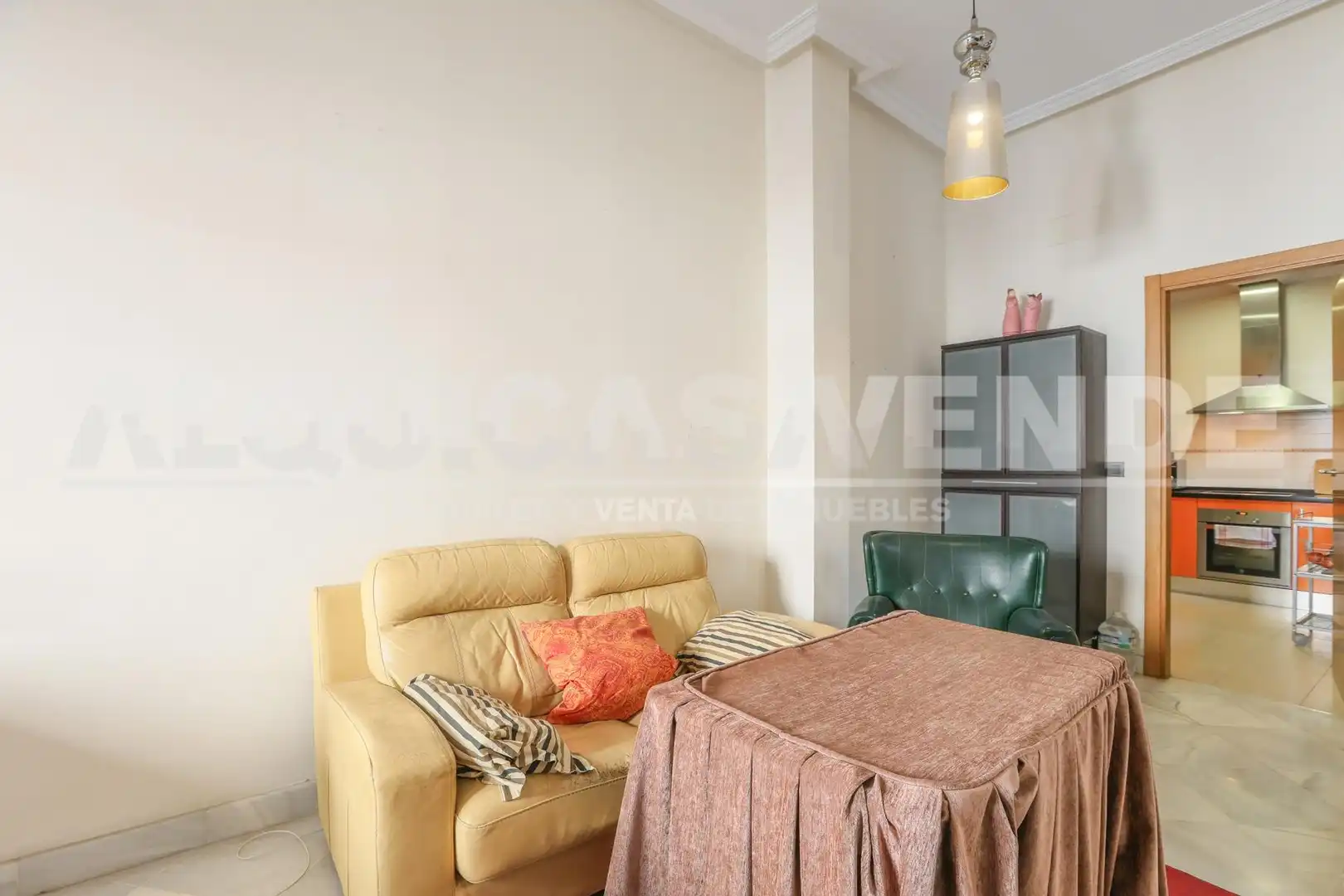 Sala d'estar de Pis de lloguer en  Sevilla Capital amb Aire condicionat, Moblat i Balcó