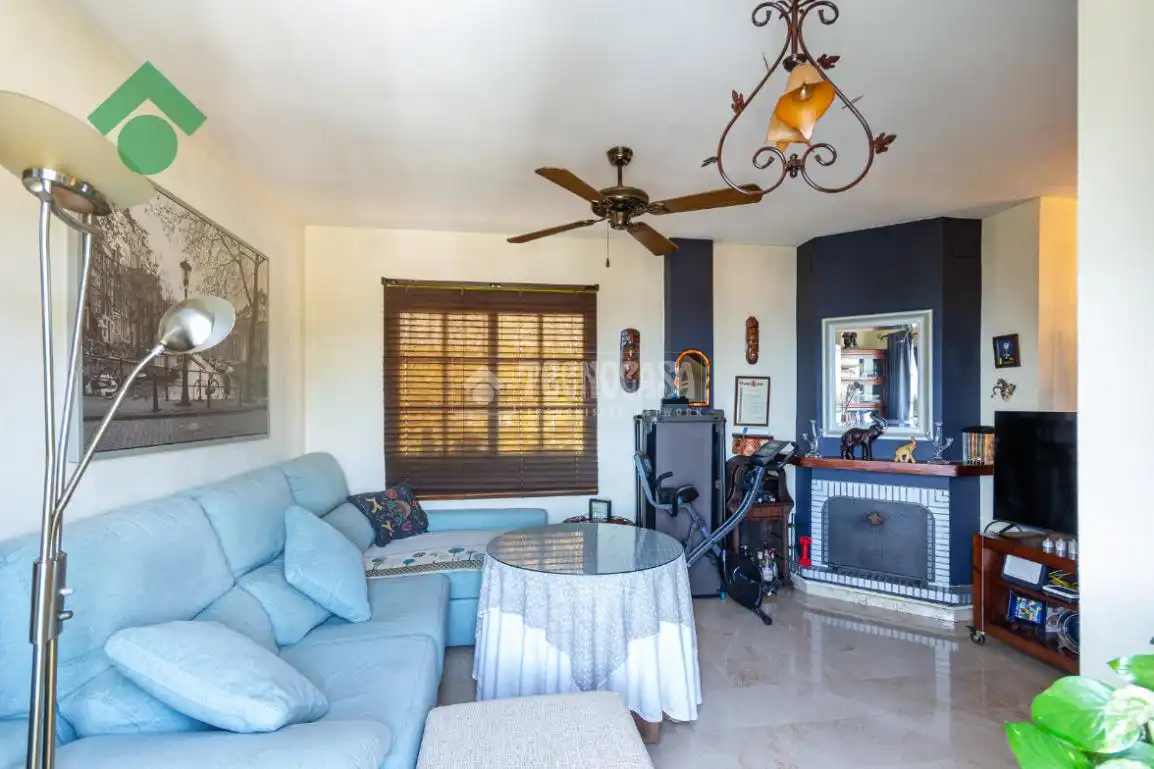 Sala de estar de Casa o chalet en venta en Rincón de la Victoria con Aire acondicionado y Terraza