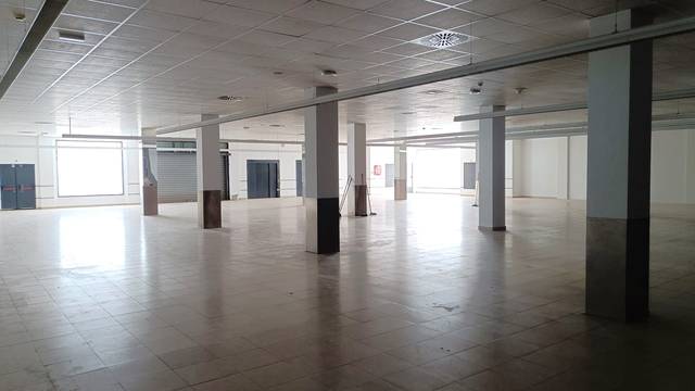 Local comercial en Alquiler en Calle Montenegro, 2 en Santa María del Águila