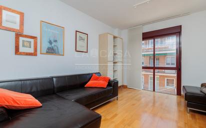 Living room of Flat for sale in  Madrid Capital  with Storage room and Balcony