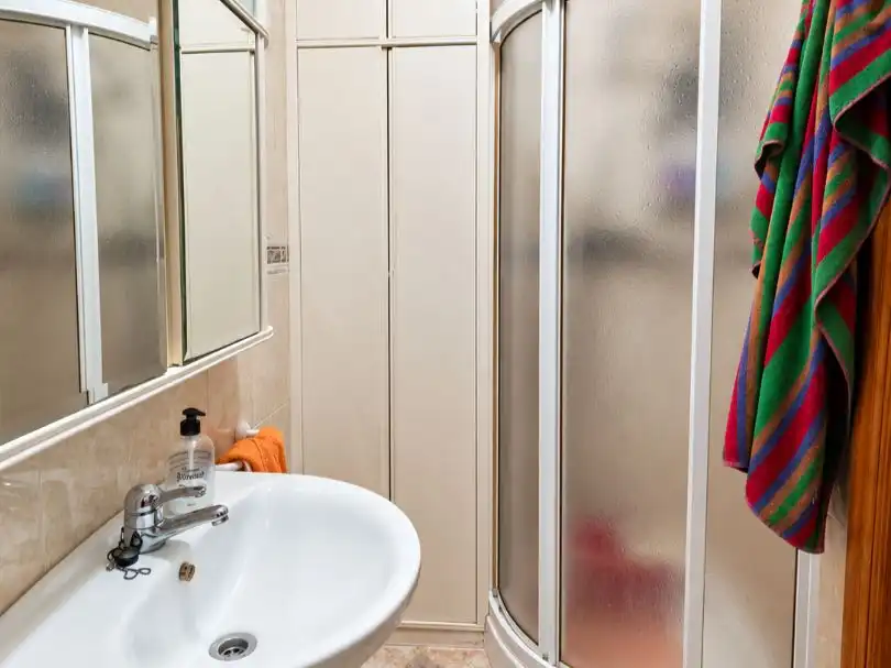 Baño de Piso en venta en Torrevieja con Aire acondicionado, Terraza y Balcón