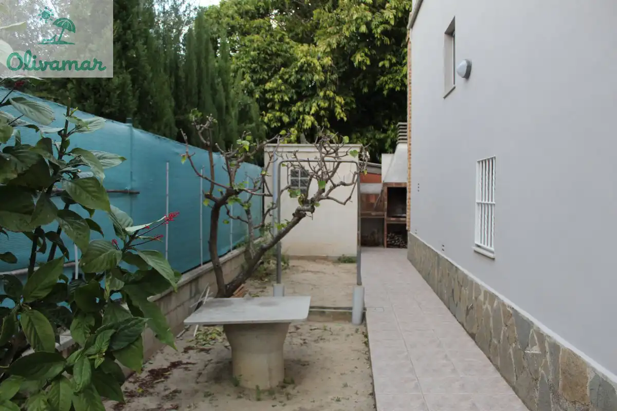 Jardí de Casa o xalet en venda en Oliva amb Moblat