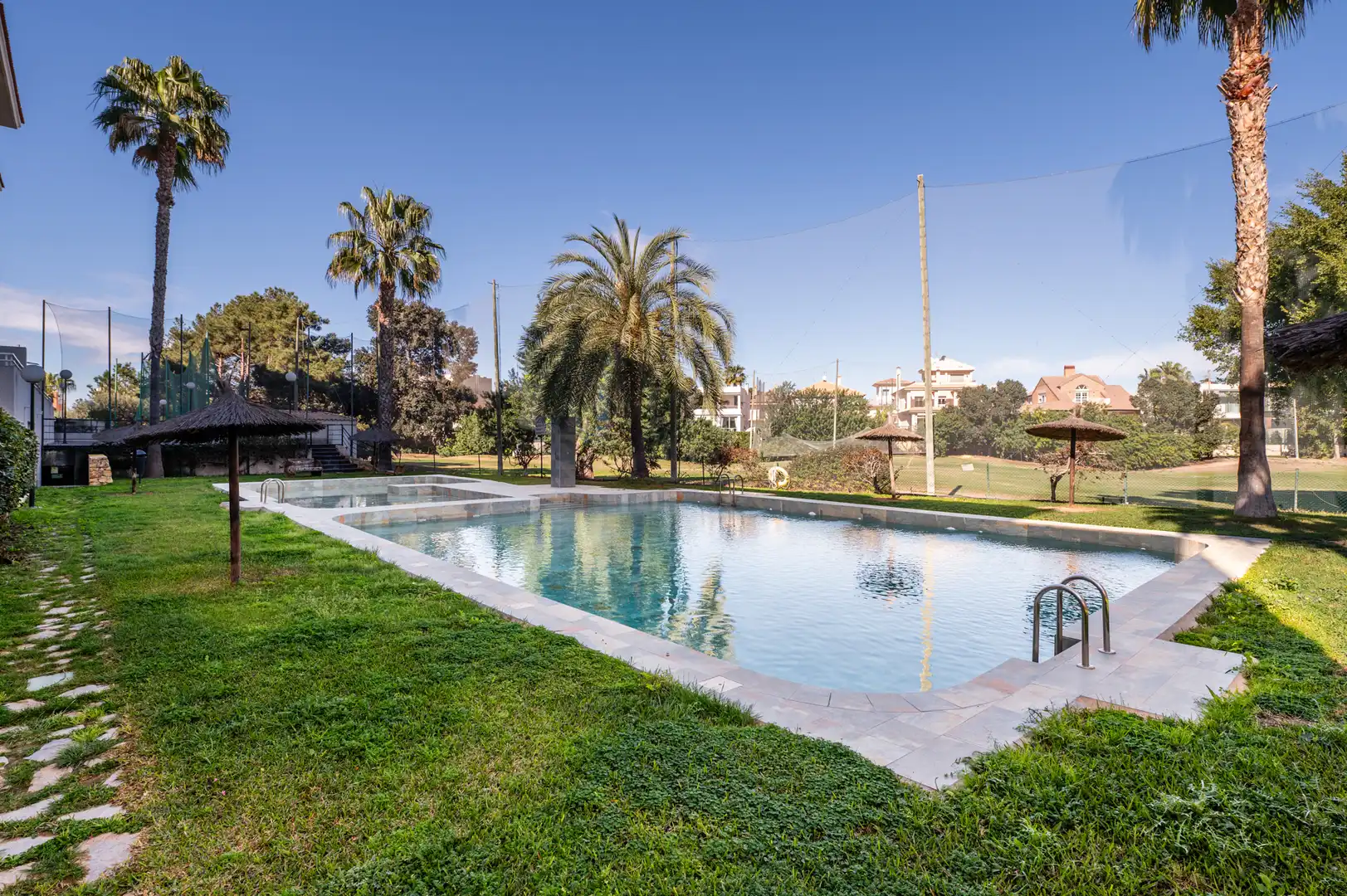 Piscina de Pis en venda en Alicante / Alacant amb Aire condicionat, Traster i Balcó