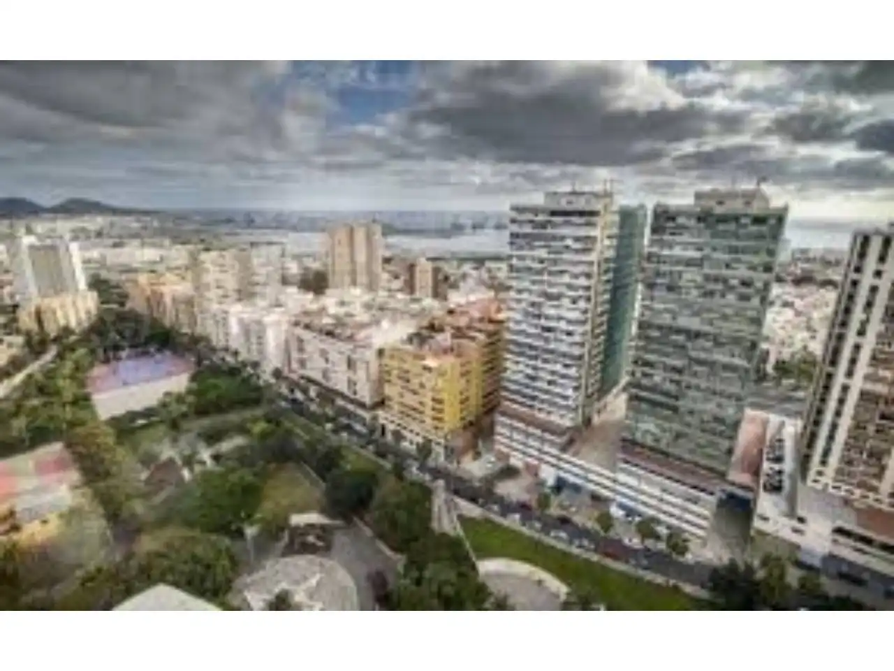 Vista exterior de Piso en venta en Las Palmas de Gran Canaria con Amueblado