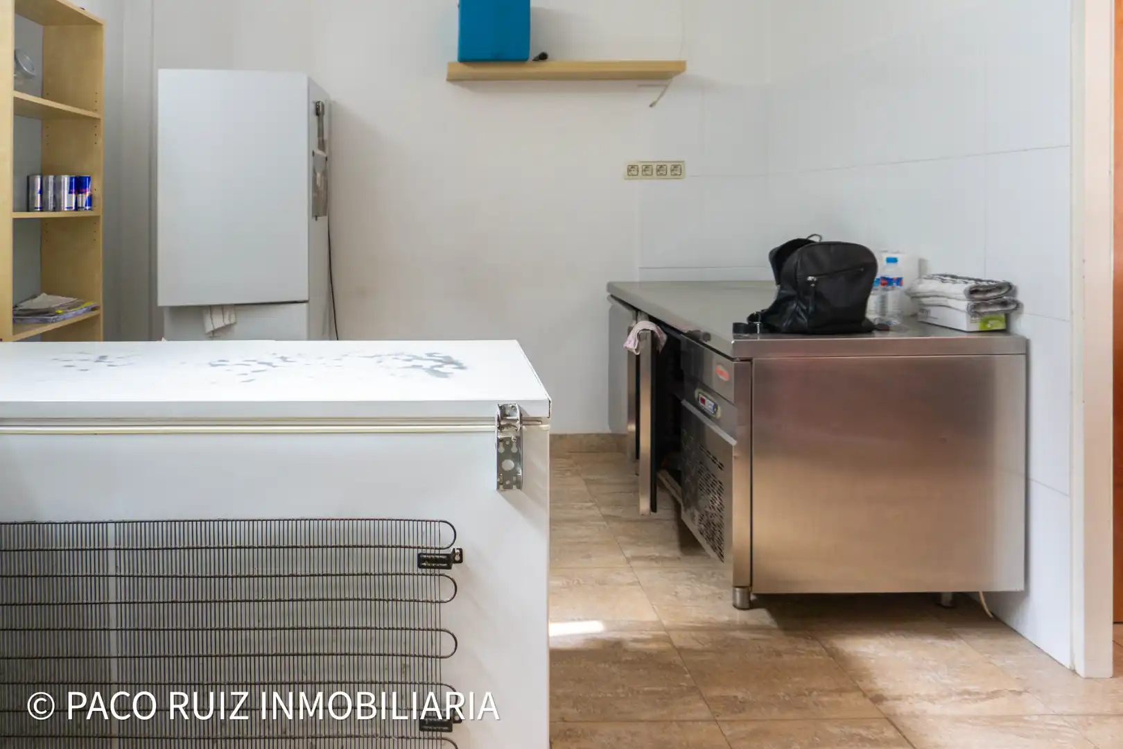 Cuina de Local en venda en Almería amb Aire condicionat i Moblat