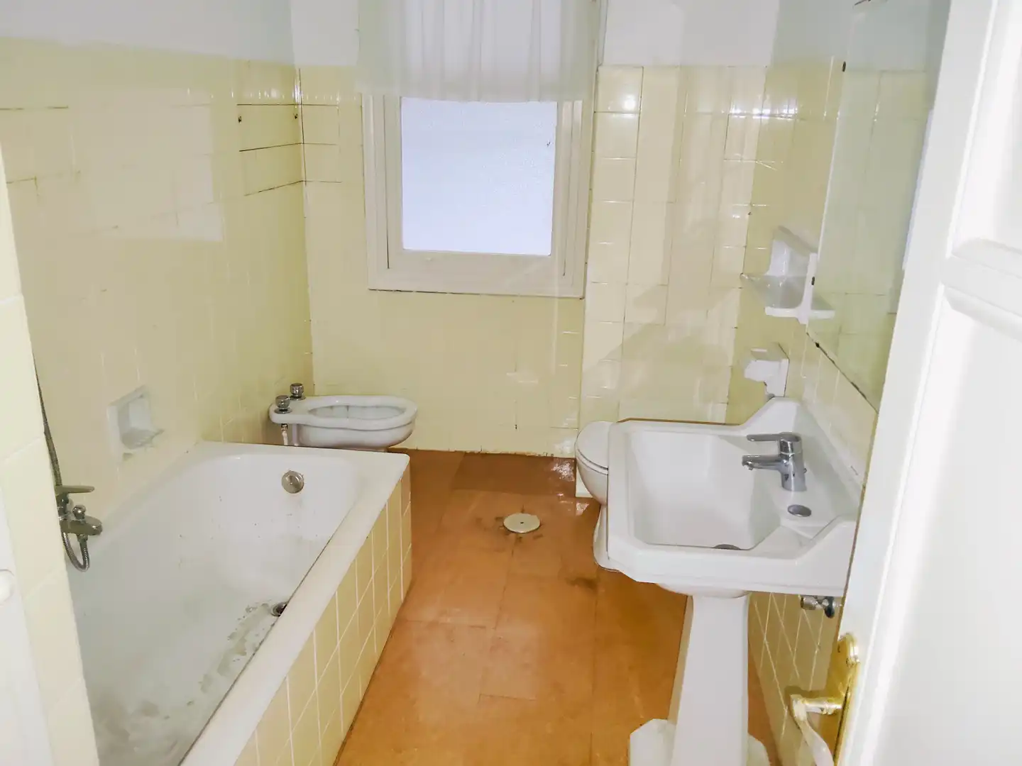 Bany de Pis en venda en Santander amb Parquet i Terrassa