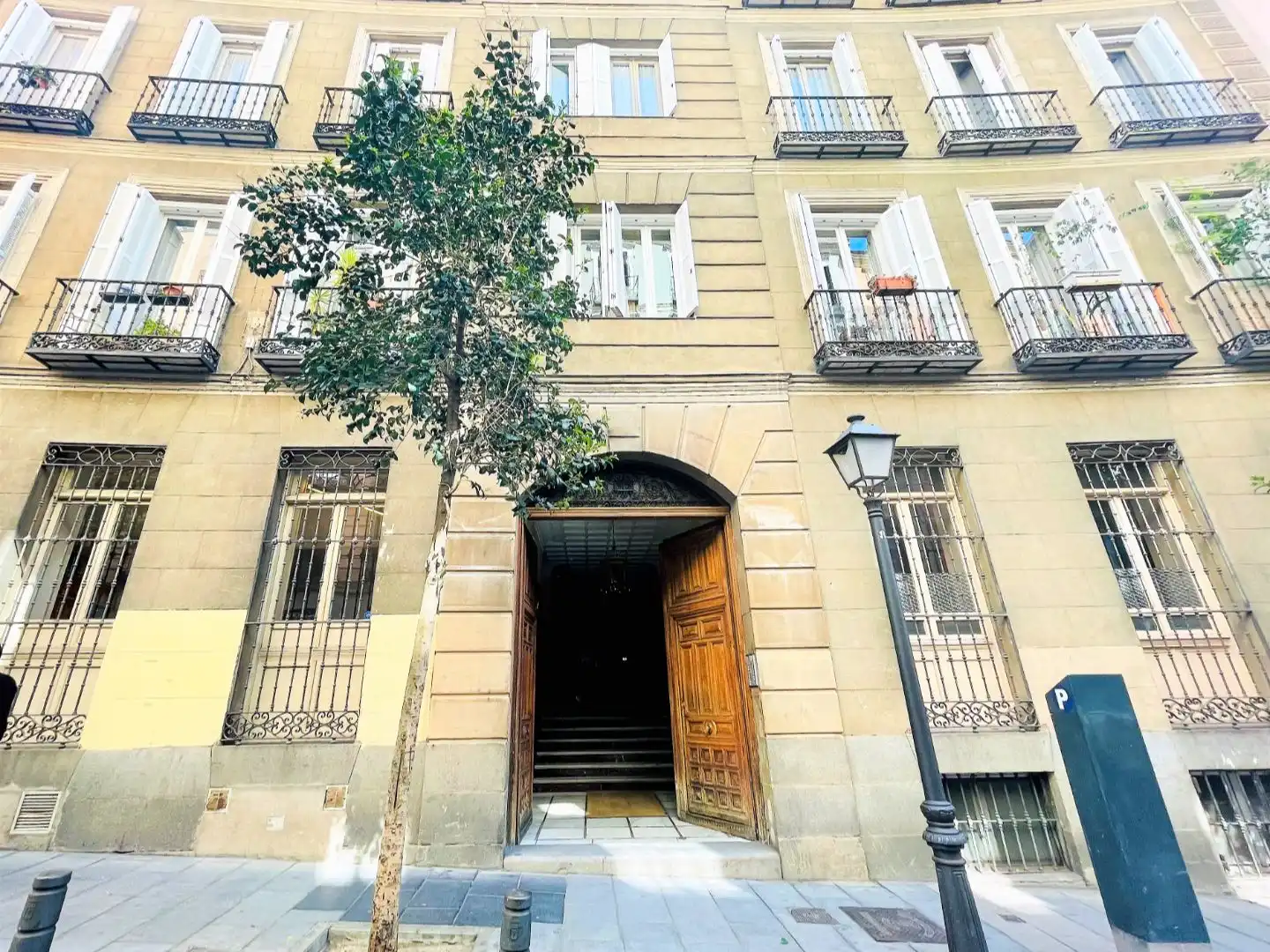 Außenansicht von Wohnung zur Miete in  Madrid Capital