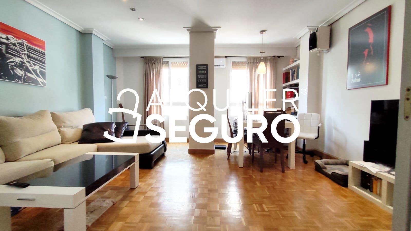 Living room of Flat to rent in  Valencia Capital  with Air Conditioner and Furnished