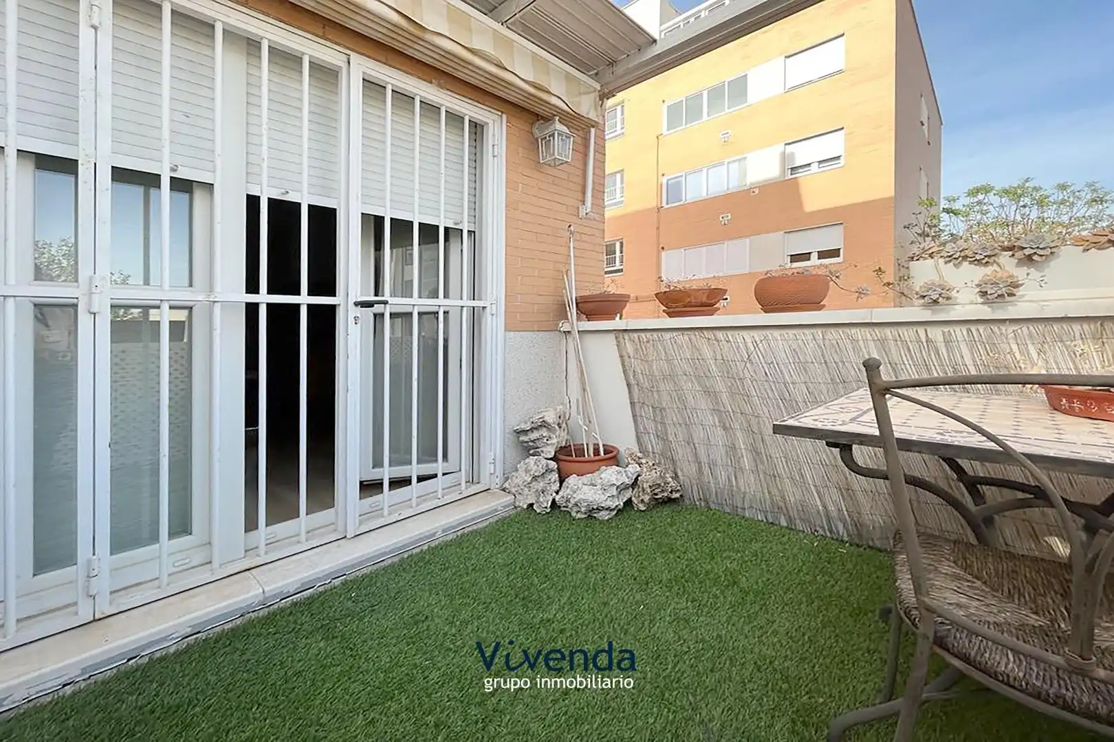 Planta baja de alquiler en Calle MOTRIL, Zona el Caño