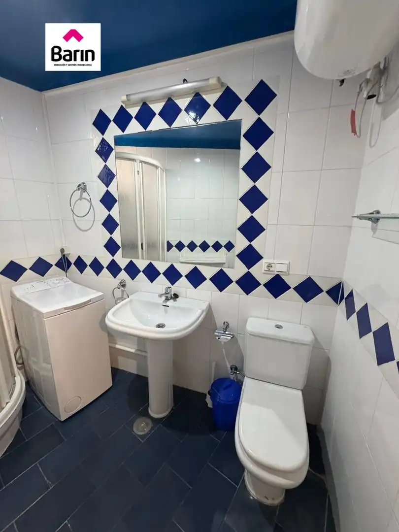 Badezimmer von Wohnungen zur Miete in Córdoba mit Klimaanlage, Heizung und Möbliert