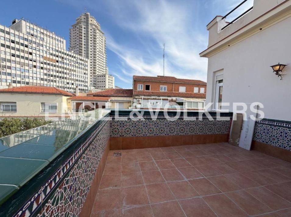 Terrassa de Apartament de lloguer en  Madrid Capital amb Aire condicionat, Calefacció i Parquet
