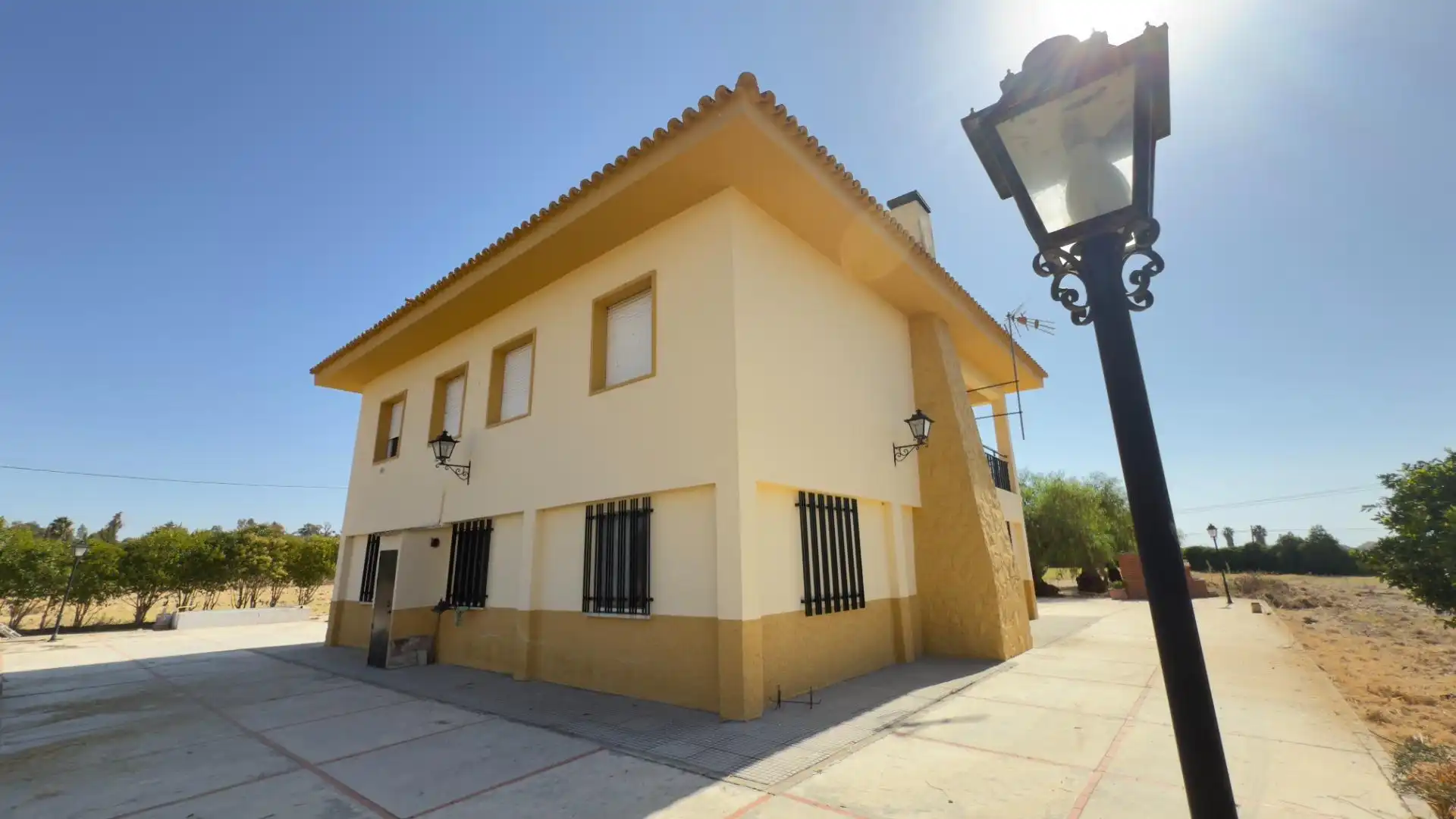 Vista exterior de Finca rústica en venda en Gibraleón amb Aire condicionat, Jardí privat i Terrassa