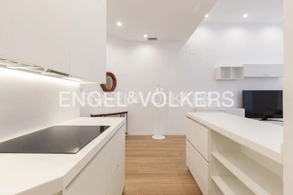 Kitchen of Flat for rent in Valencia  with Air Conditioner, Heating and Furnished